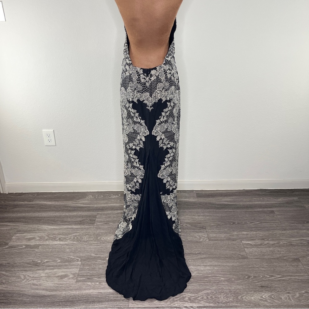 Nicole Miller Black and White Halter Maxi Sundress. Pre owned. - Picture 8 of 15